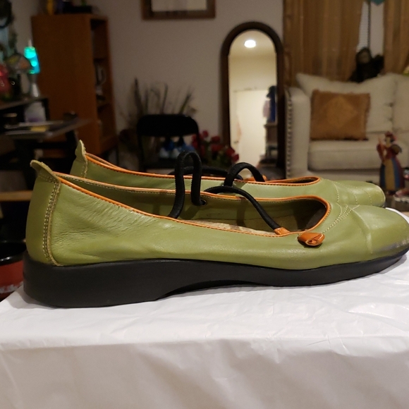 ARCOPEDICO GREEN MARYJANES SIZE 11 - Picture 4 of 6